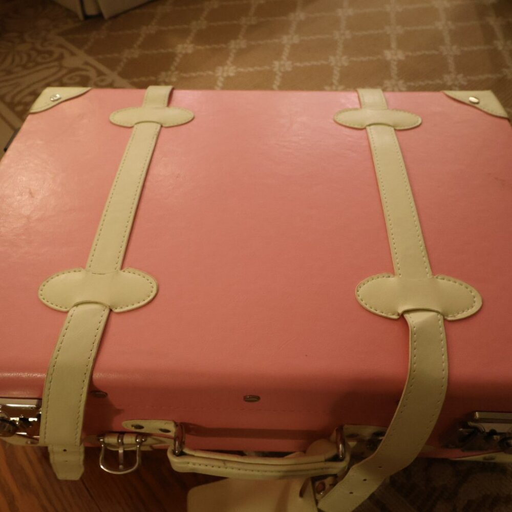 4-Piece Steamline Luggage Set, Large suitcase, carryon suitcase, two hatboxes - Picture 11 of 16